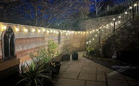 Private, Modern And Detached Garden Apartment